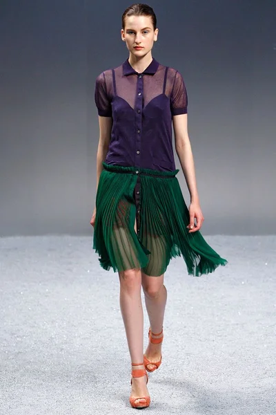 Look 12